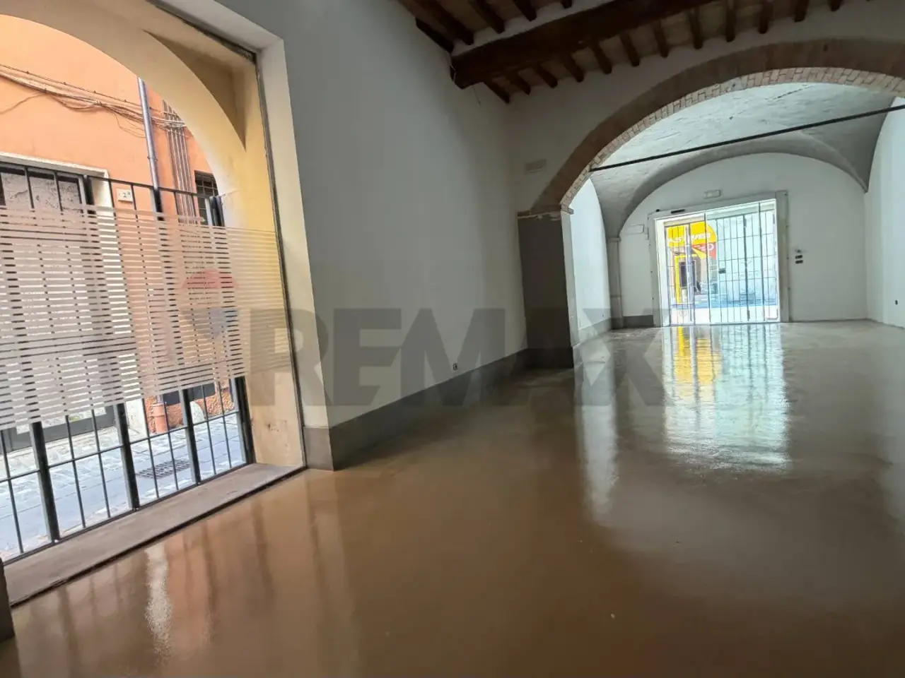 Negozio in Corso Cavour 121, Foligno, {3} - Foto 1