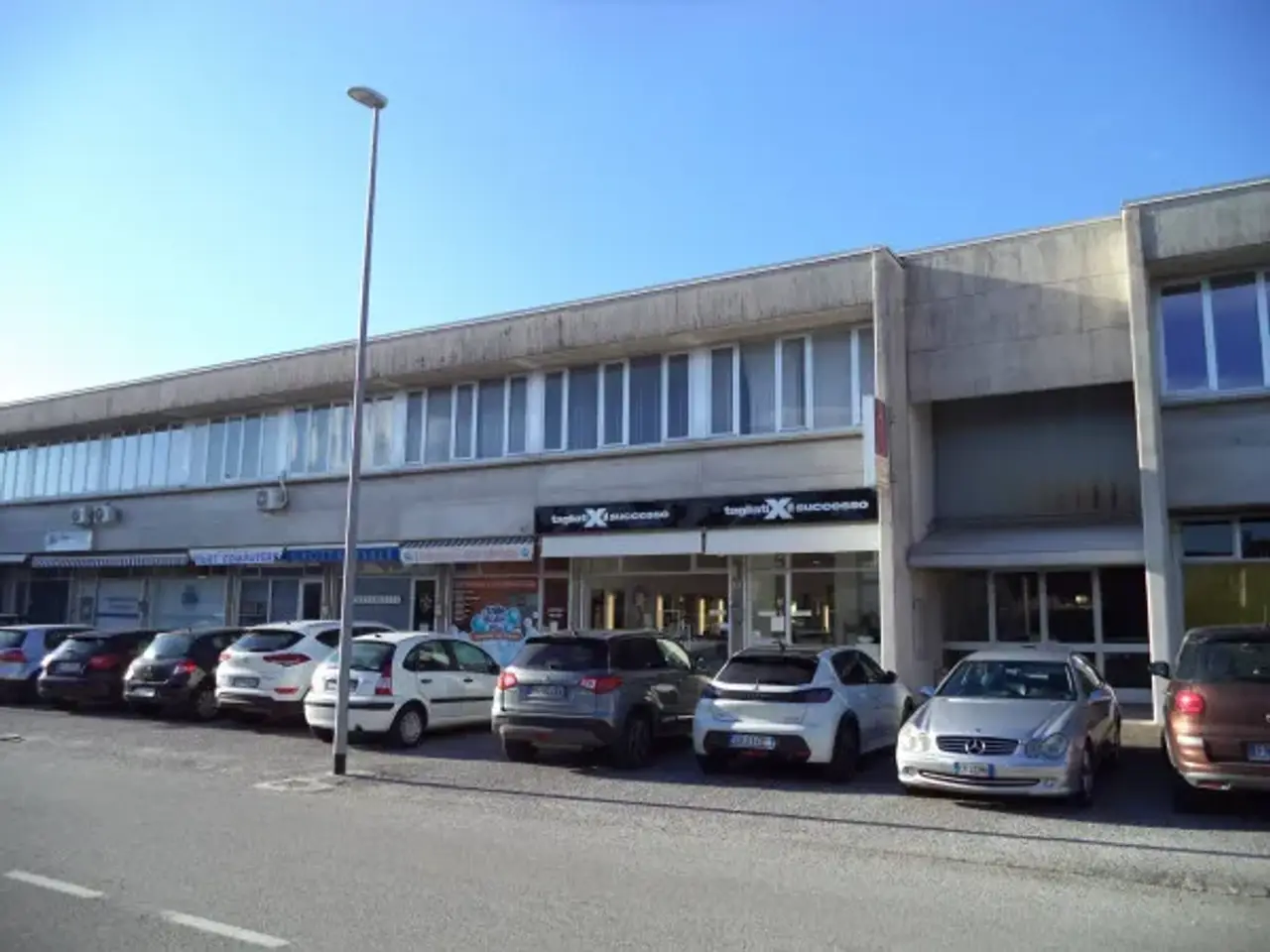Ufficio in , Manzano, {3} - Foto 1