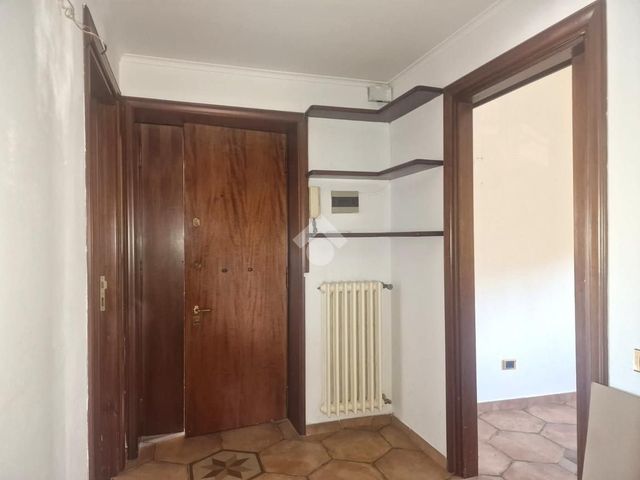 4-room flat, Velletri - Photo 1