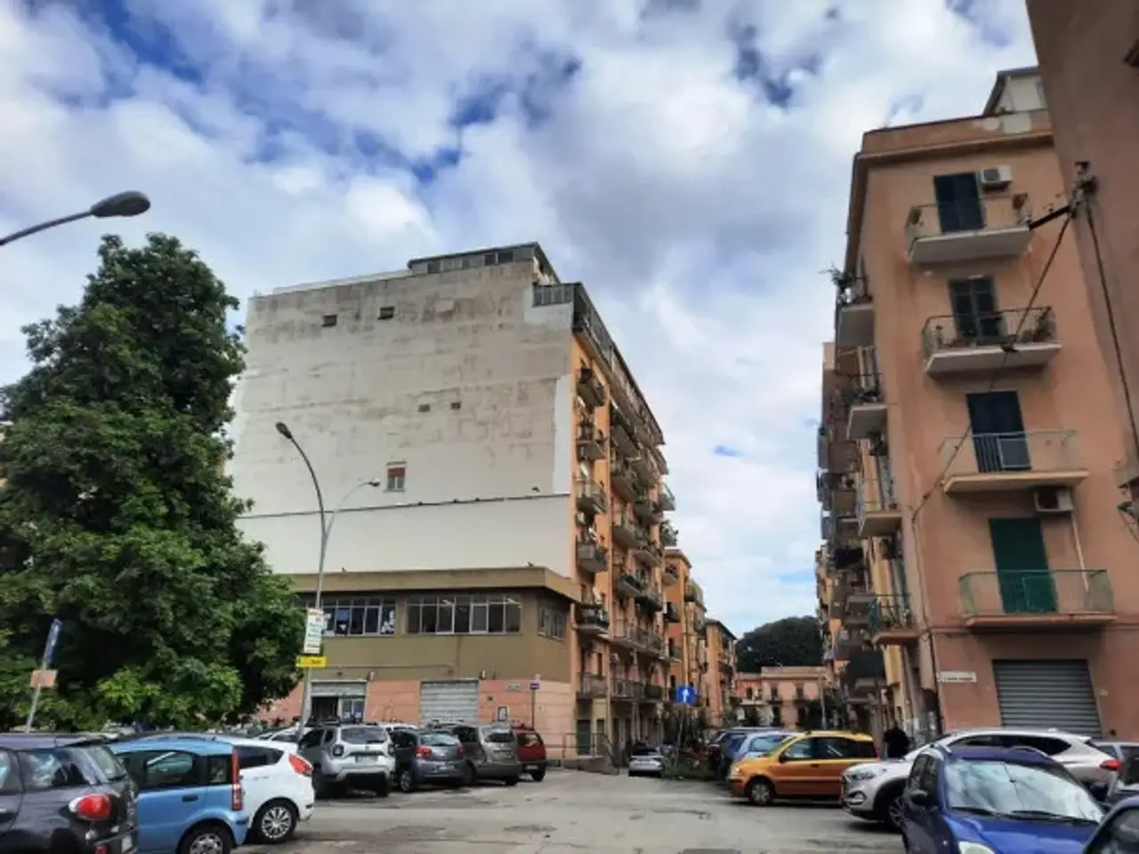 Negozio in Via Leonardo di Bartolomeo 2, Palermo, {3} - Foto 1