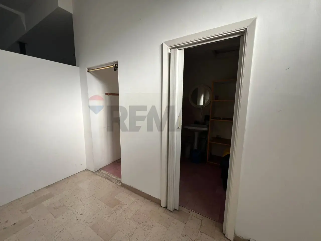 Negozio in Via Ferro di Cavallo 21, Lanciano, {3} - Foto 1