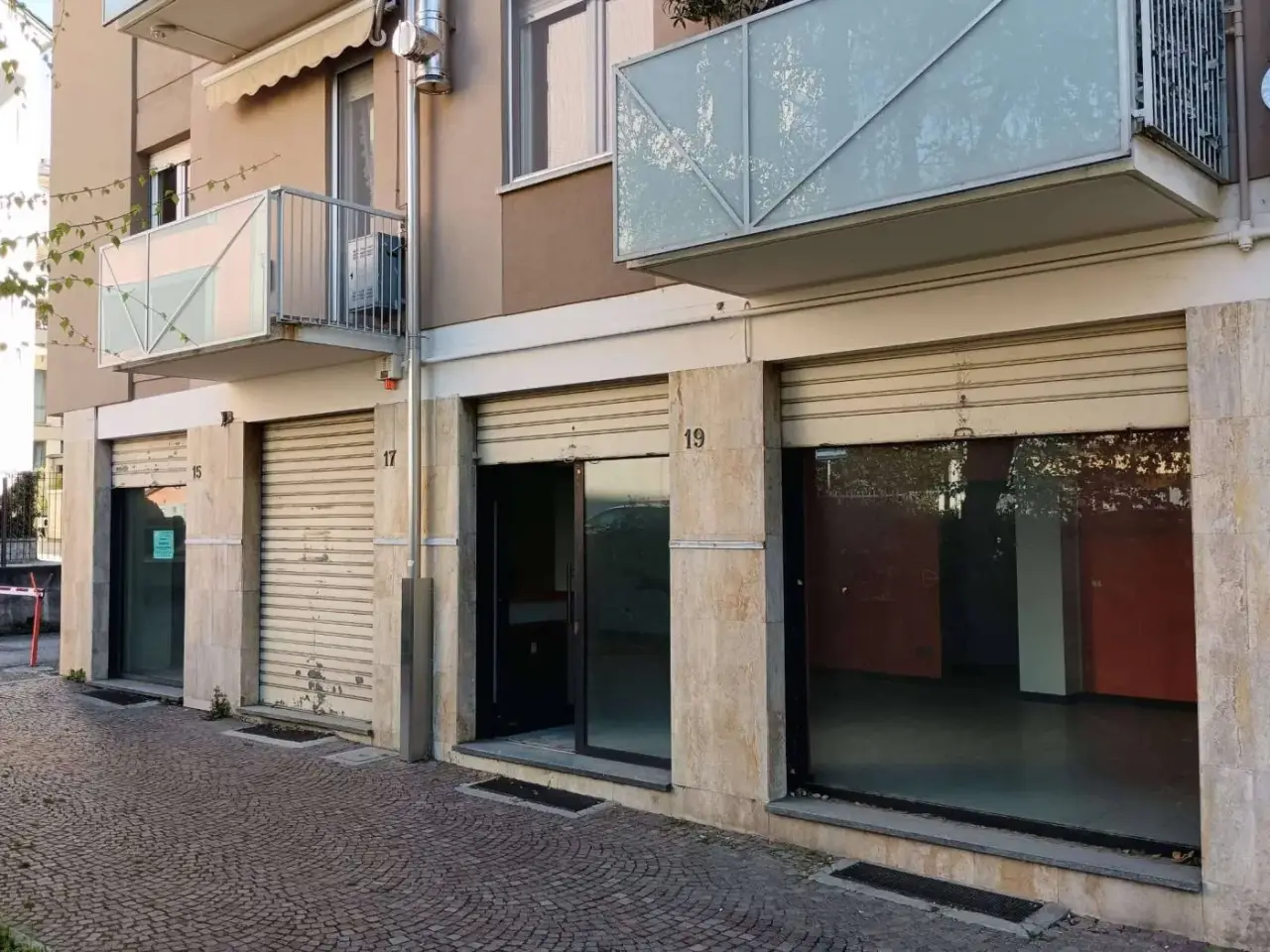 Locale commerciale in Via Colombaro, Sondrio, Sondrio, Sondrio, {3} - Foto 1