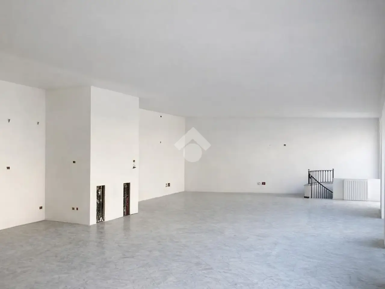 Negozio in Viale Italia 105, Tirano, {3} - Foto 2