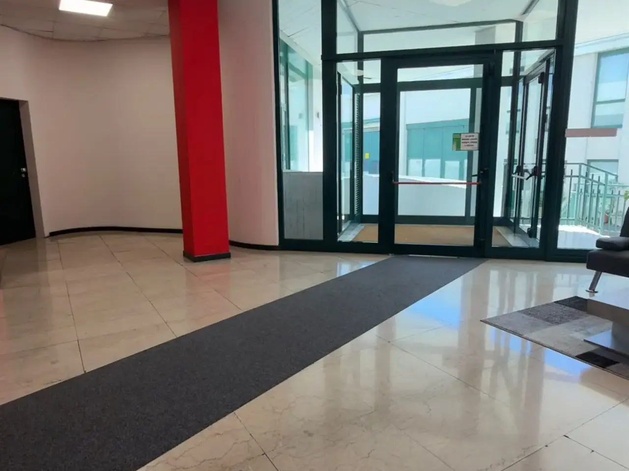 Locale commerciale in , Bollate, {3} - Foto 1
