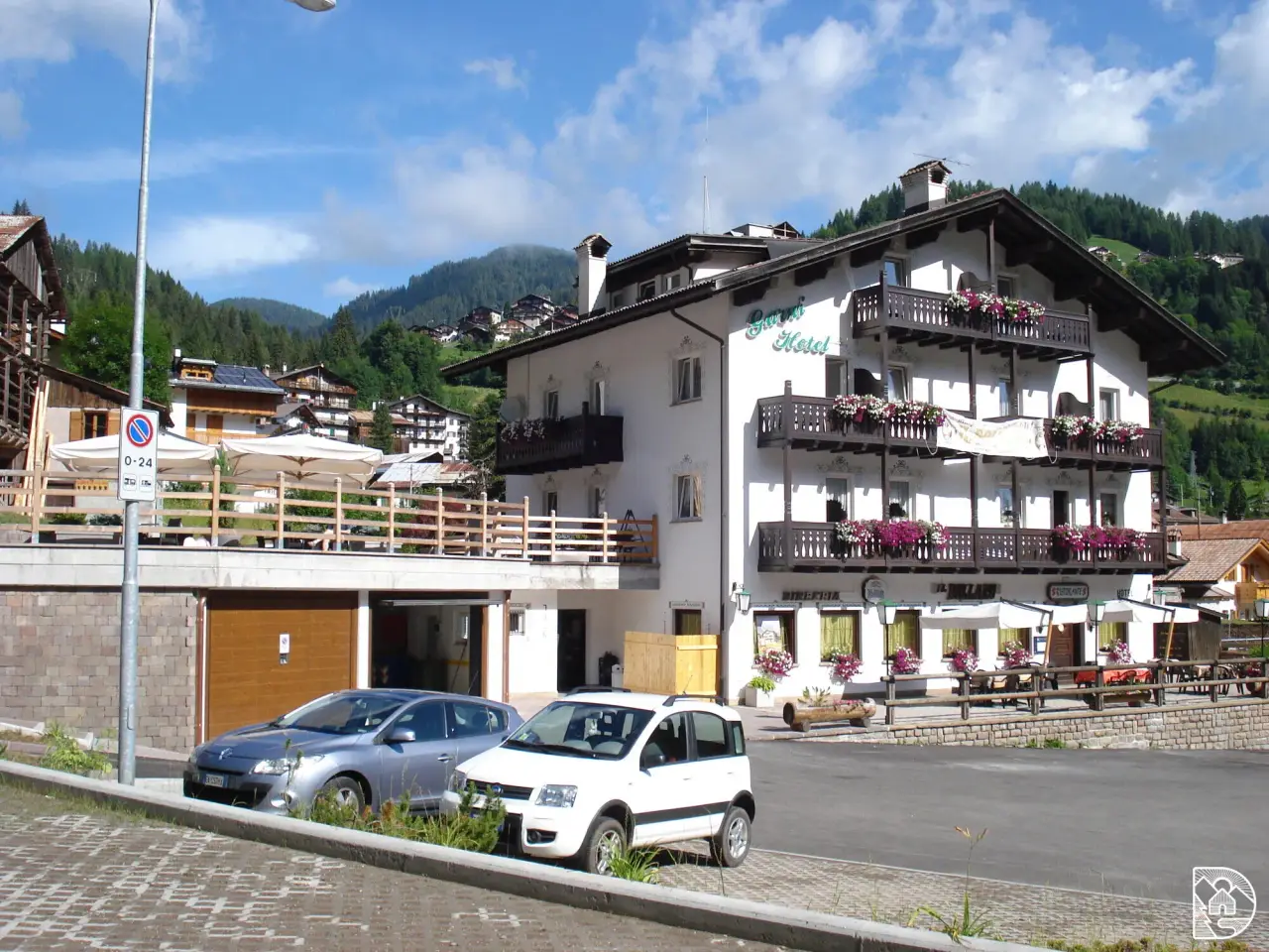 Albergo in V. Focobon 64, Falcade, {3} - Foto 1