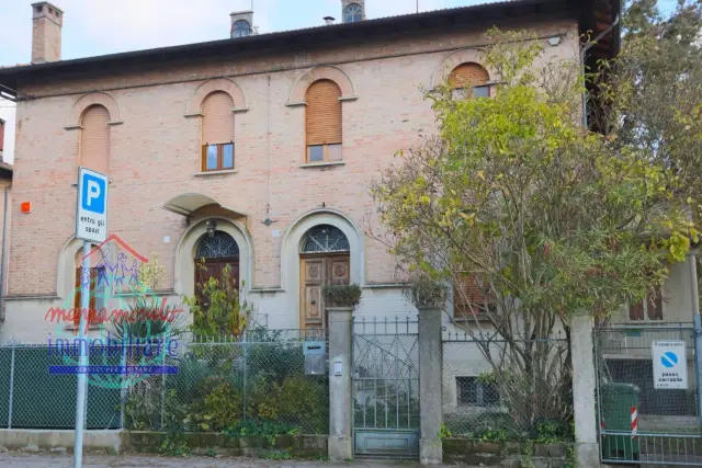 Villa in Viale Libertà 11, Cento - Foto 1