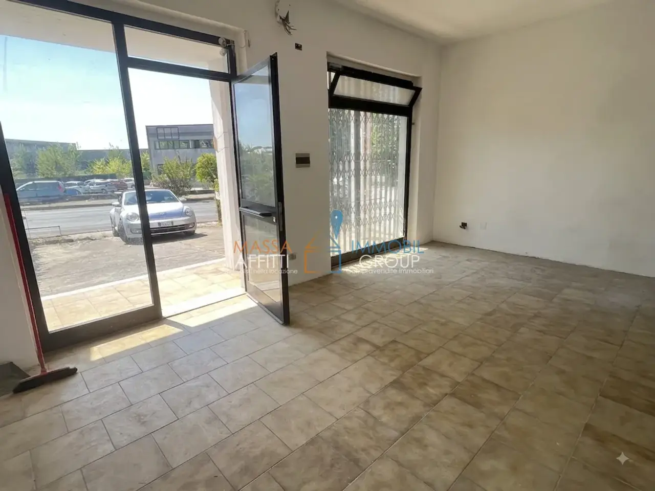 Negozio in Via Aurelia Ovest 186, Massa, {3} - Foto 1