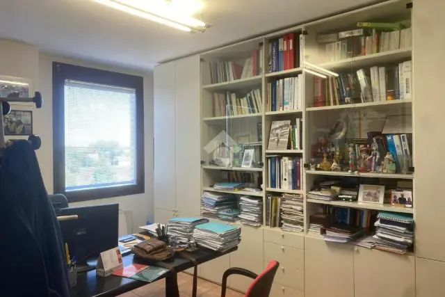 Office in Via Calzolari Don Angelo 61, Parma - Photo 1