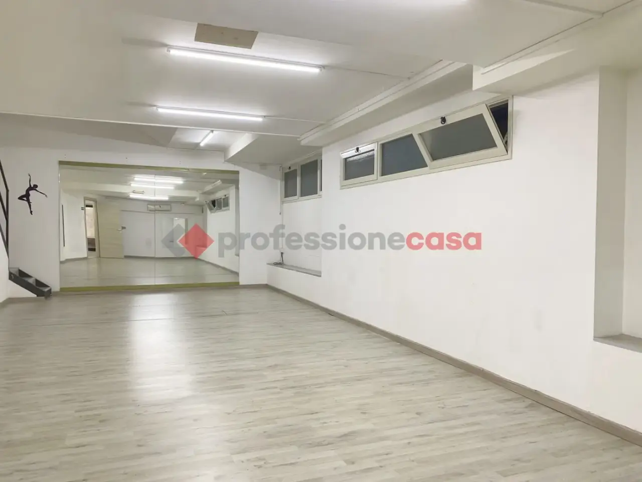 Magazzino in Viale Vittorio Veneto 235, Catania, {3} - Foto 1