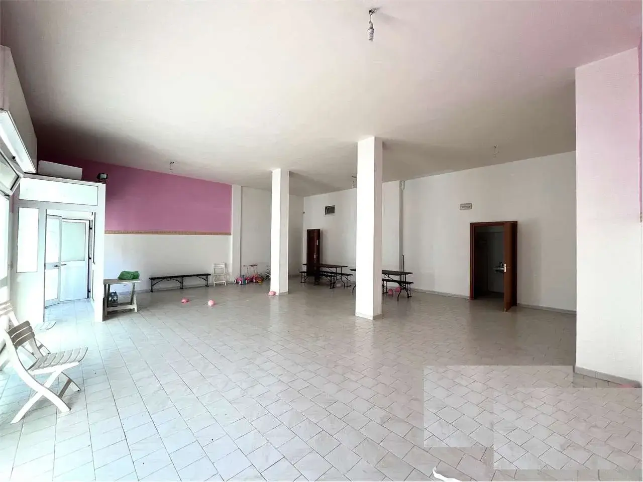 Locale commerciale in Via Monte Sabotino, 34, 72100 Brindisi, Brindisi, {3} - Foto 2