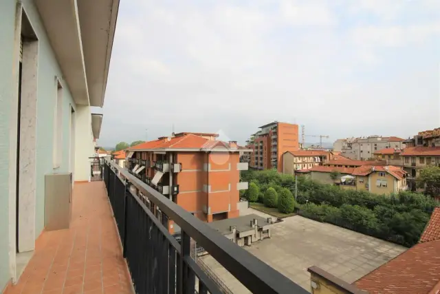 2-room flat in Via Duccio Galimberti 3, Alba - Photo 1