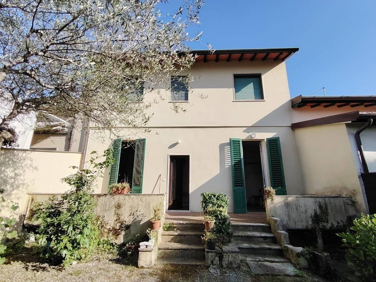 casa indipendente in vendita a Pietrasanta in zona Tonfano