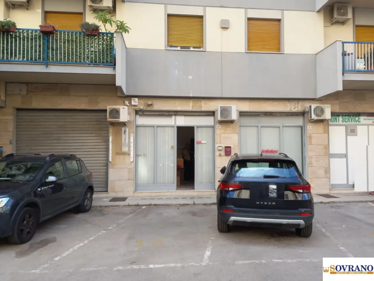 Negozio in Via Mandanici 21-23-25, Palermo, {3} - Foto 2