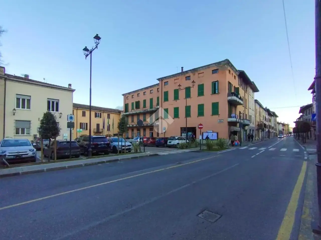 Ufficio in Piazza Guglielmo Marconi 15, Gavardo, {3} - Foto 1