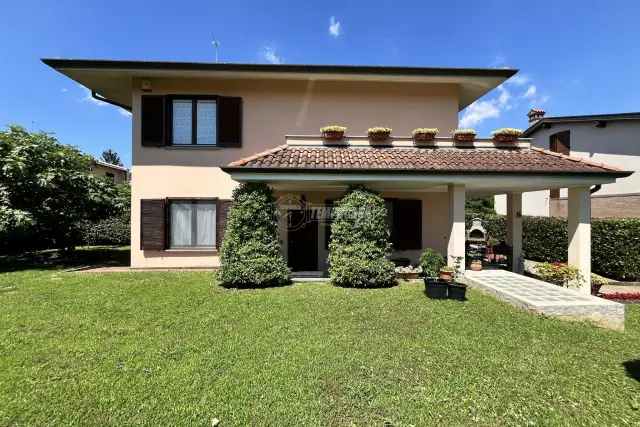 Villa in Via Don Consonni 47/E, Casatenovo - Foto 1