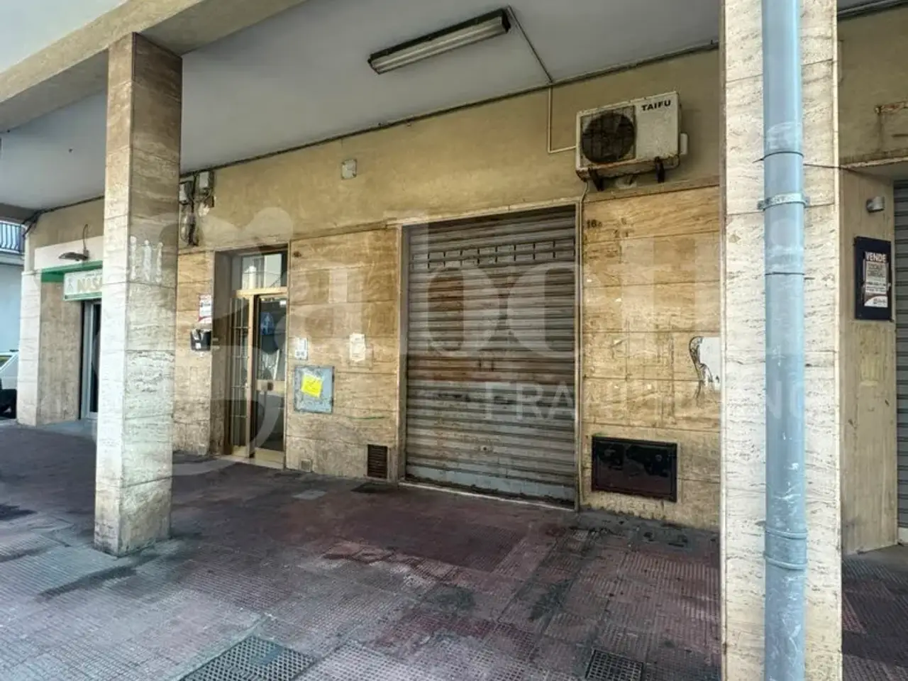 Negozio in Via Armado Diaz, Bari, {3} - Foto 1