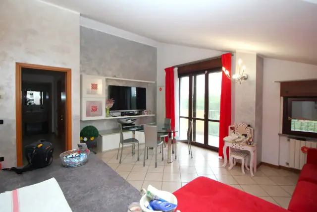 Dreizimmerwohnung in Via delle Betulle  29, Legnano - Foto 1