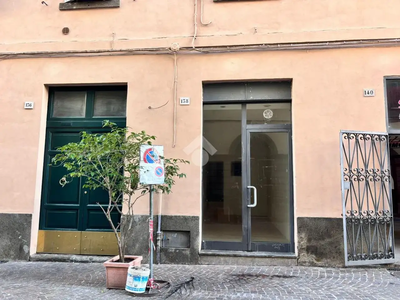 Negozio in Via Aurelio Saffi 138, Viterbo, {3} - Foto 1