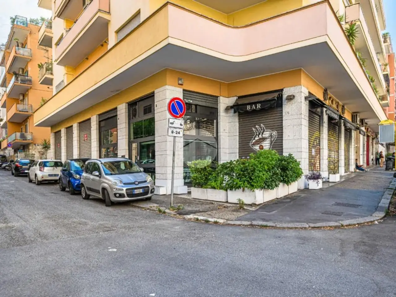 Negozio in Via Marziale 19, Roma, {3} - Foto 1