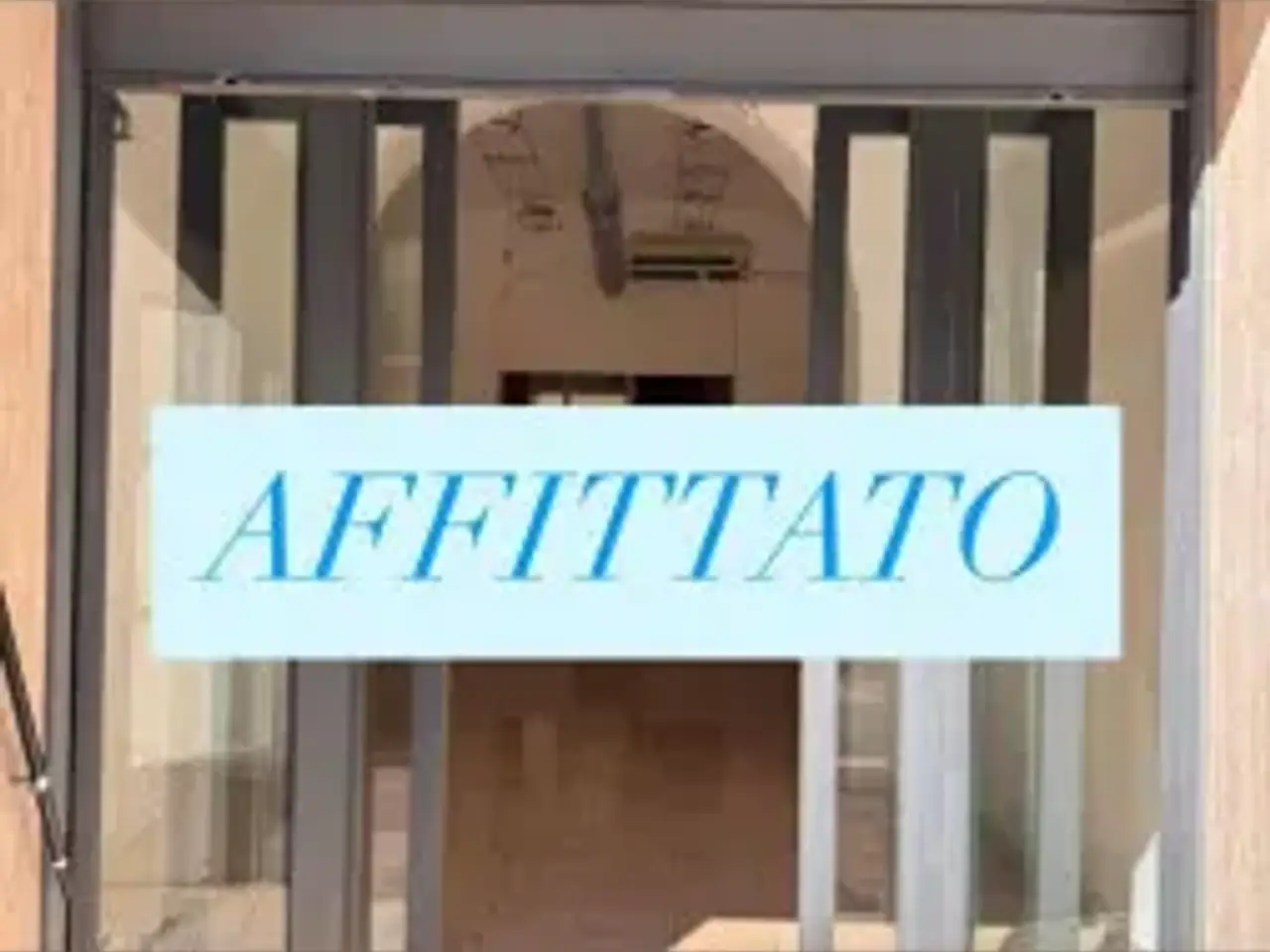 Negozio in Via Antonio Gramsci 39, Anzio, {3} - Foto 1