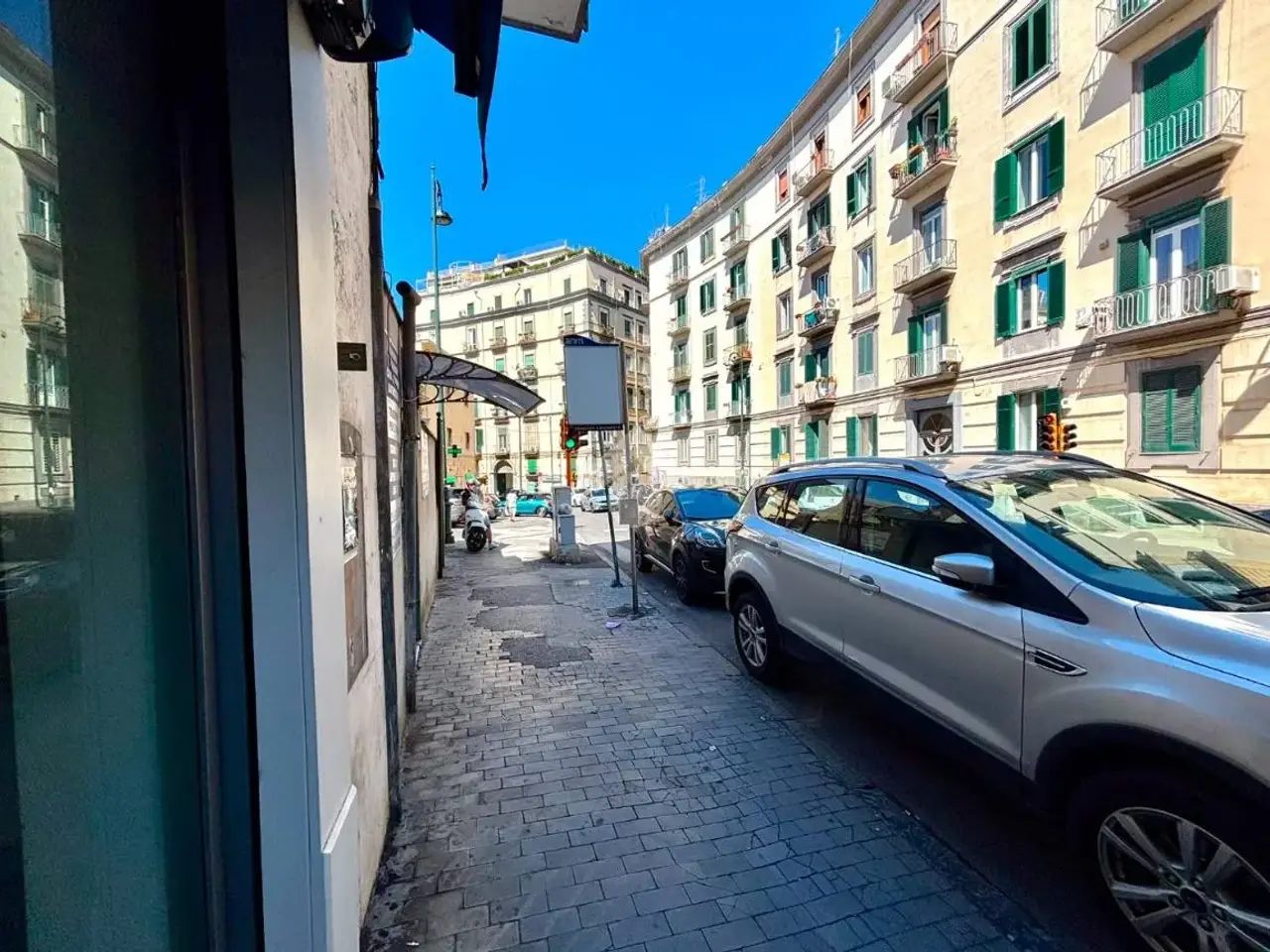 Negozio in C.So Vittorio Emanuele 727, Napoli, {3} - Foto 1