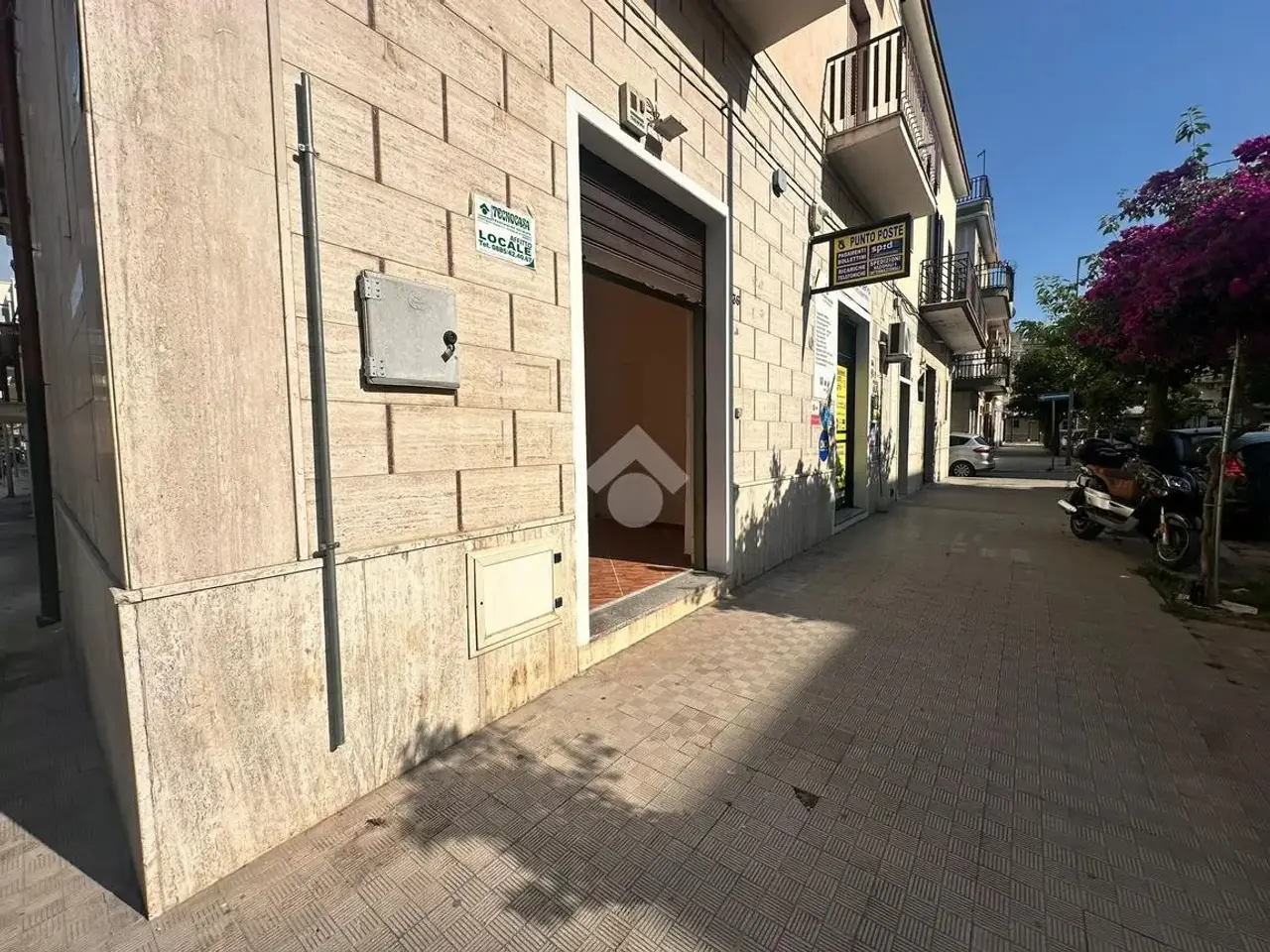 Negozio in Viale Giuseppe di Vittorio 36, Cerignola, {3} - Foto 1