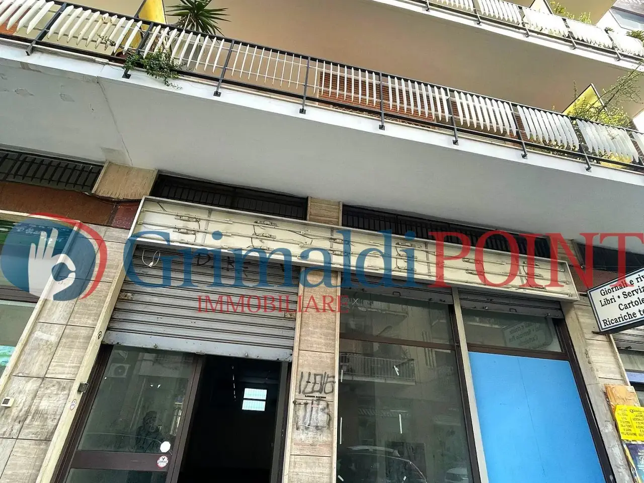 Negozio in Via Don Luigi Sturzo 53, Lecce, {3} - Foto 1