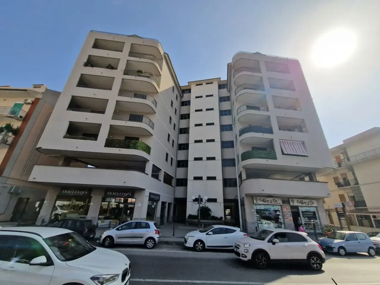 Palazzina commerciale in Via Adolfo Celi 183, Messina, {3} - Foto 1