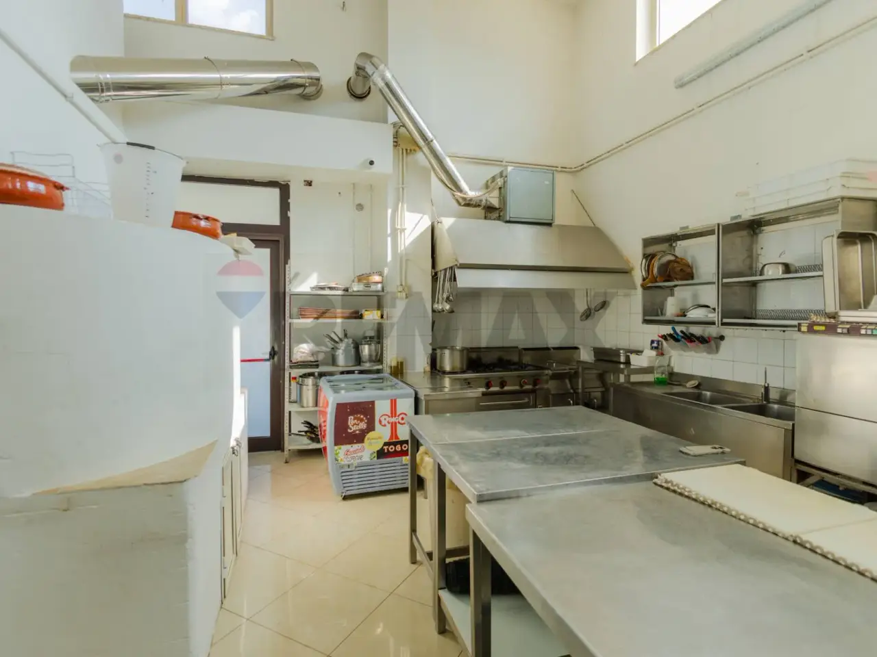 Negozio in Via Vanoni 58/60, Triggiano, {3} - Foto 1