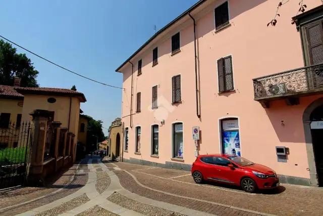 4-room flat in Piazza Giulio Prinetti 3, Merate - Photo 1