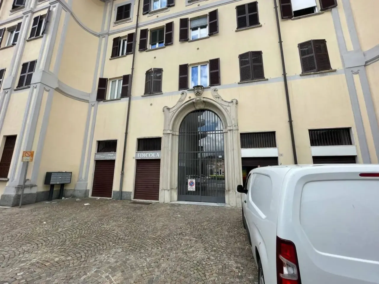 Locale commerciale in Via Crocifisso, Galbiate, {3} - Foto 2