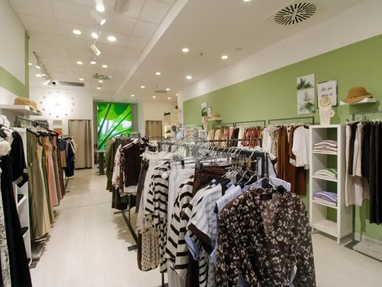 Negozio in Centro Commerciale Il Castello, Viale Trento Trieste,, Sant'Angelo Lodigiano, {3} - Foto 2