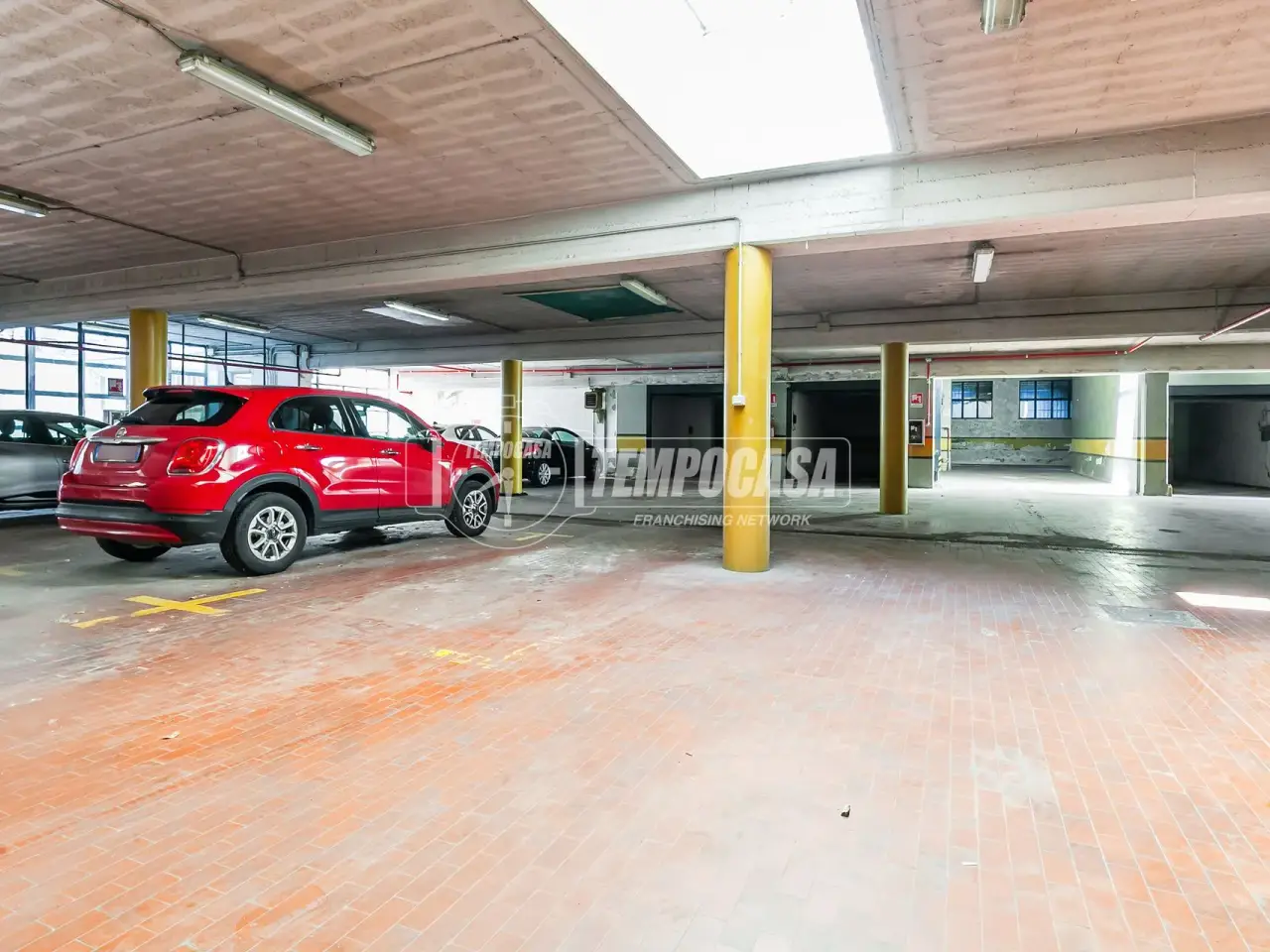 Parcheggio chiuso in Via Bernardo Davanzati, Milano, {3} - Foto 2