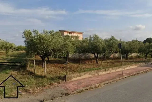 Agricultural land in Via dei Marrucini, Lamezia Terme - Photo 1