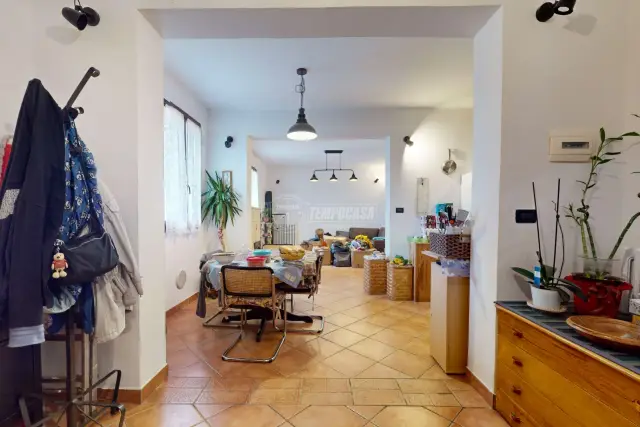 Dreizimmerwohnung in Via del Borgo, Bortolani 29, Valsamoggia - Foto 1