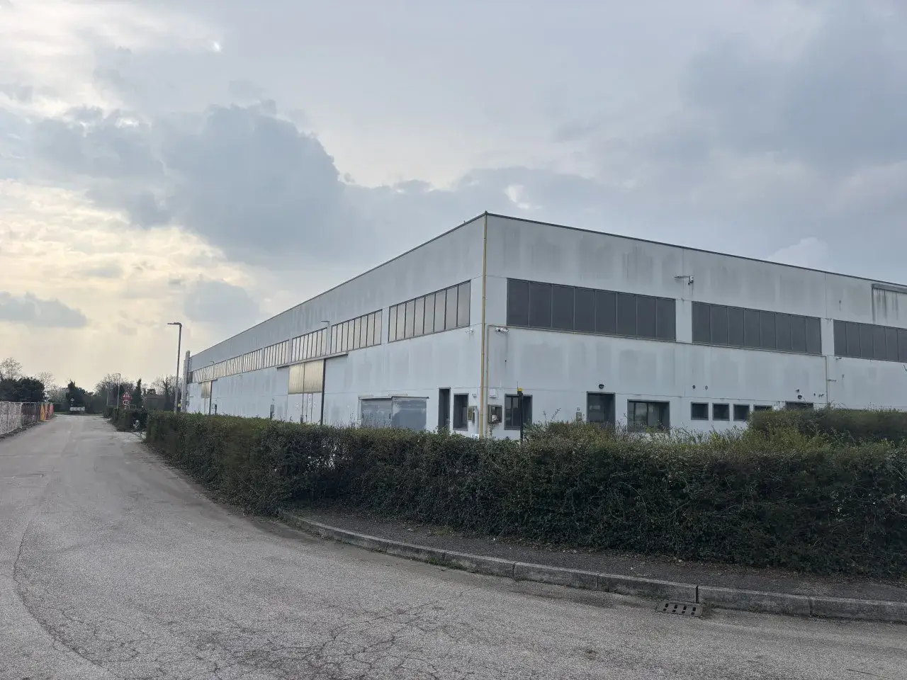 Capannone in Via Brigata Marche, Istrana, {3} - Foto 1