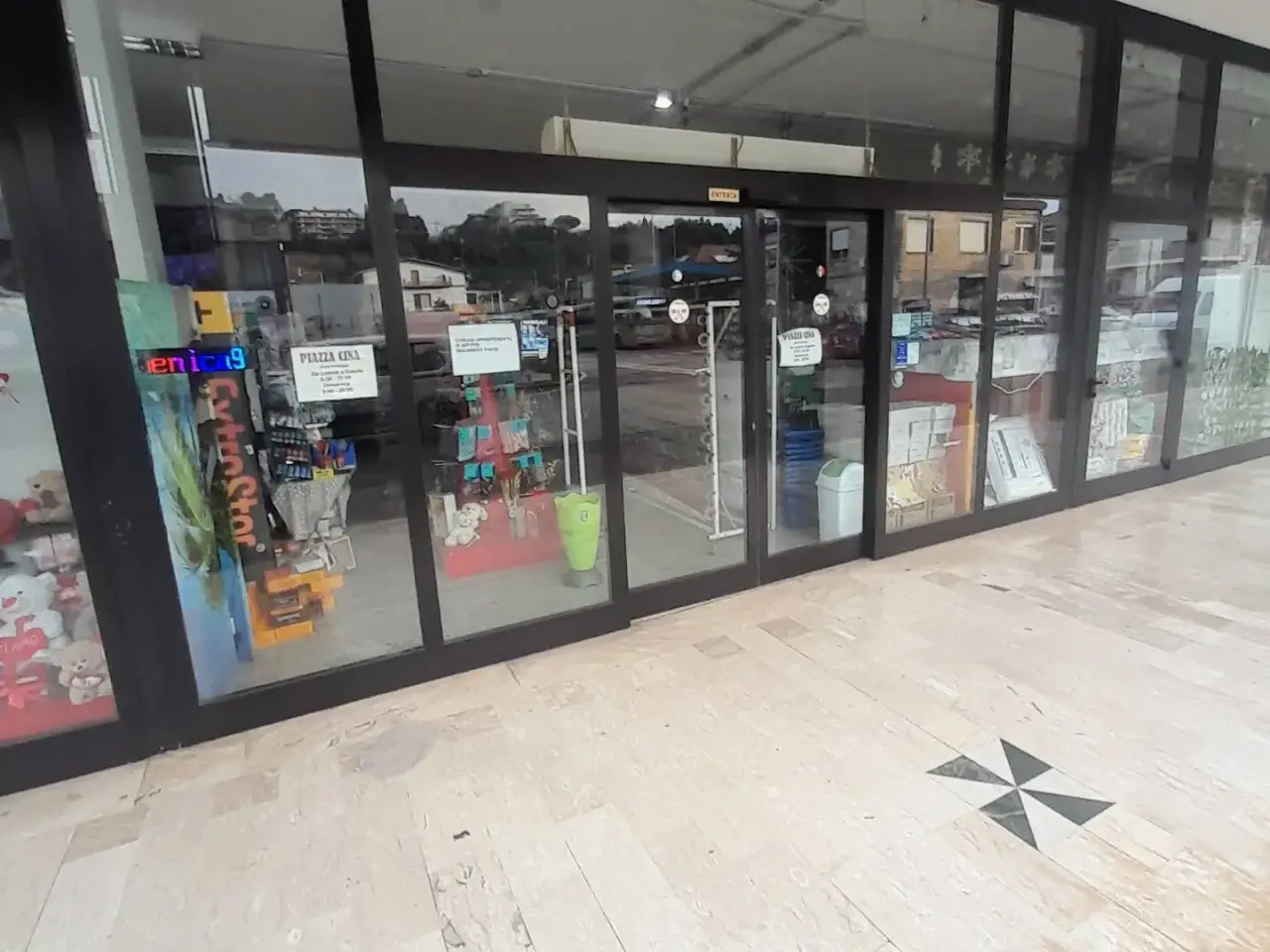 Negozio in Via Filippo Turati 115, Giulianova, {3} - Foto 1