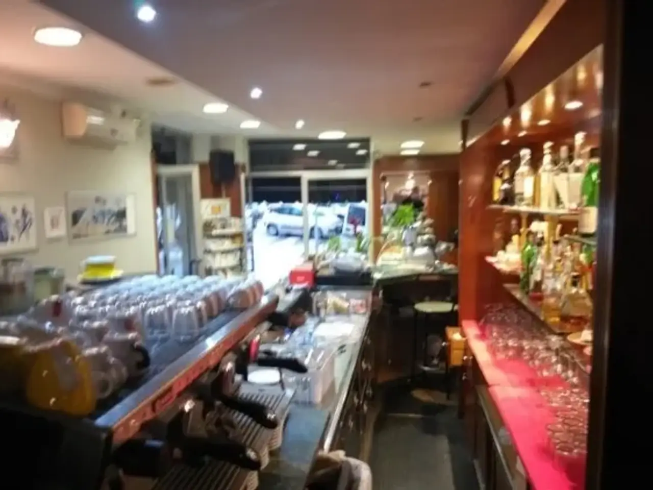 Bar in , Viareggio, {3} - Foto 1