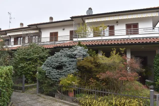 Terraced house in Via Sempione 28, Cantù - Photo 1