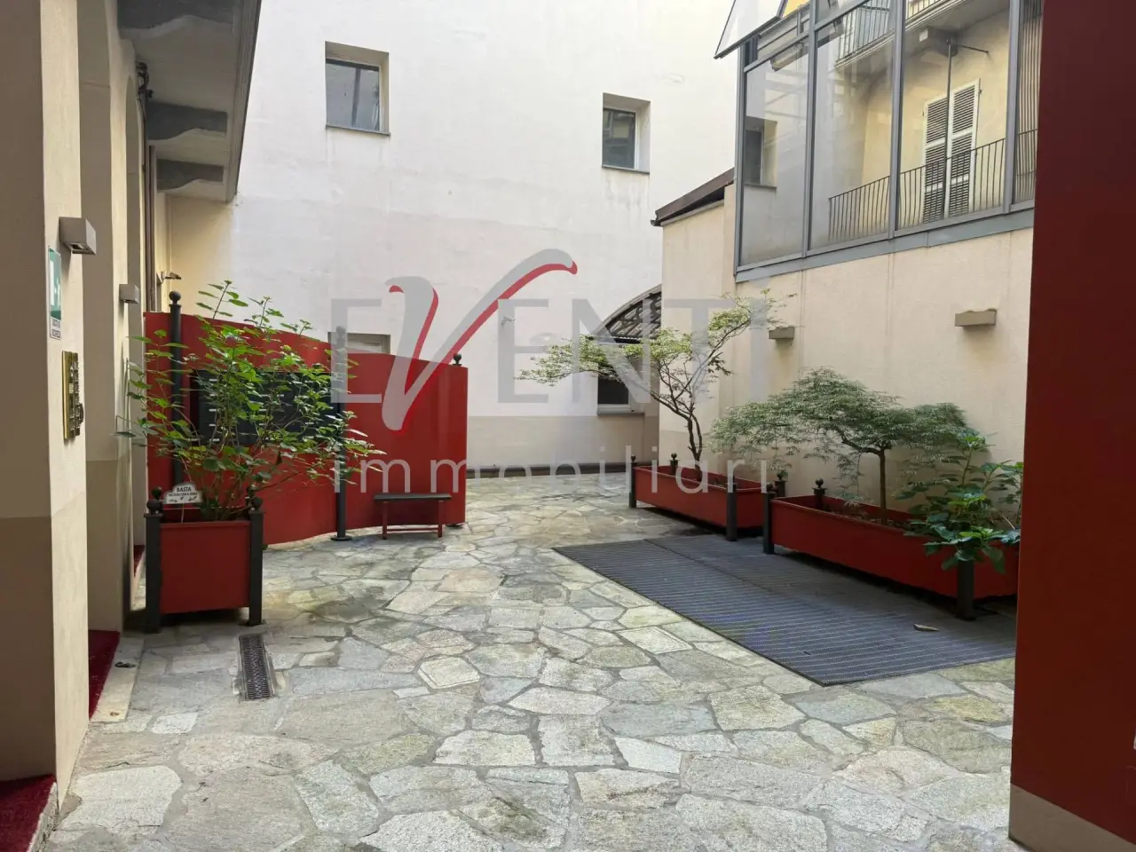Ufficio in Piazza Vittorio Veneto 22, Pinerolo, {3} - Foto 2