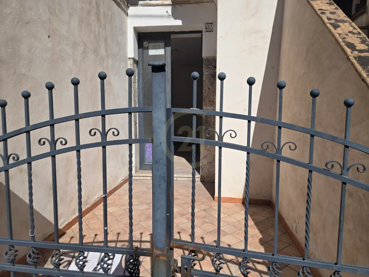 Palazzina commerciale in Via Umberto Iᵒ 483, Giardini Naxos, {3} - Foto 2