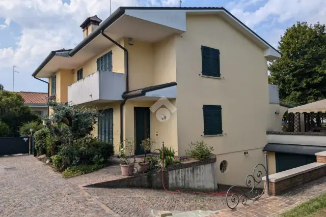 Villa in Via a. Gramsci 18, Villorba - Foto 1