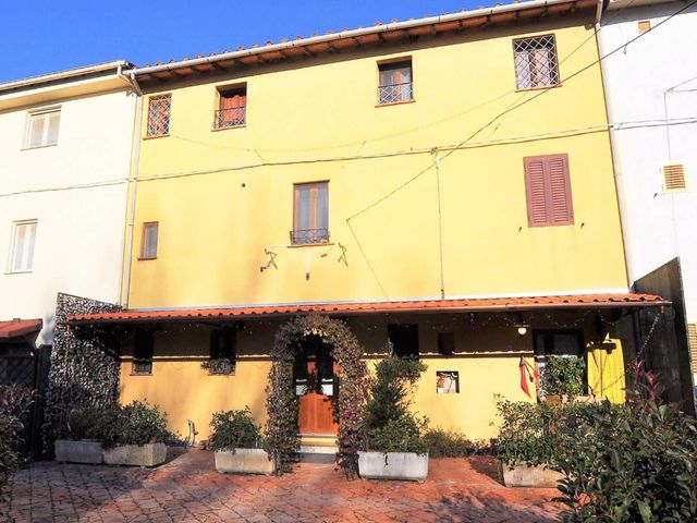 Detached house in Via Traversa Vione 6, Ponte Buggianese - Photo 1