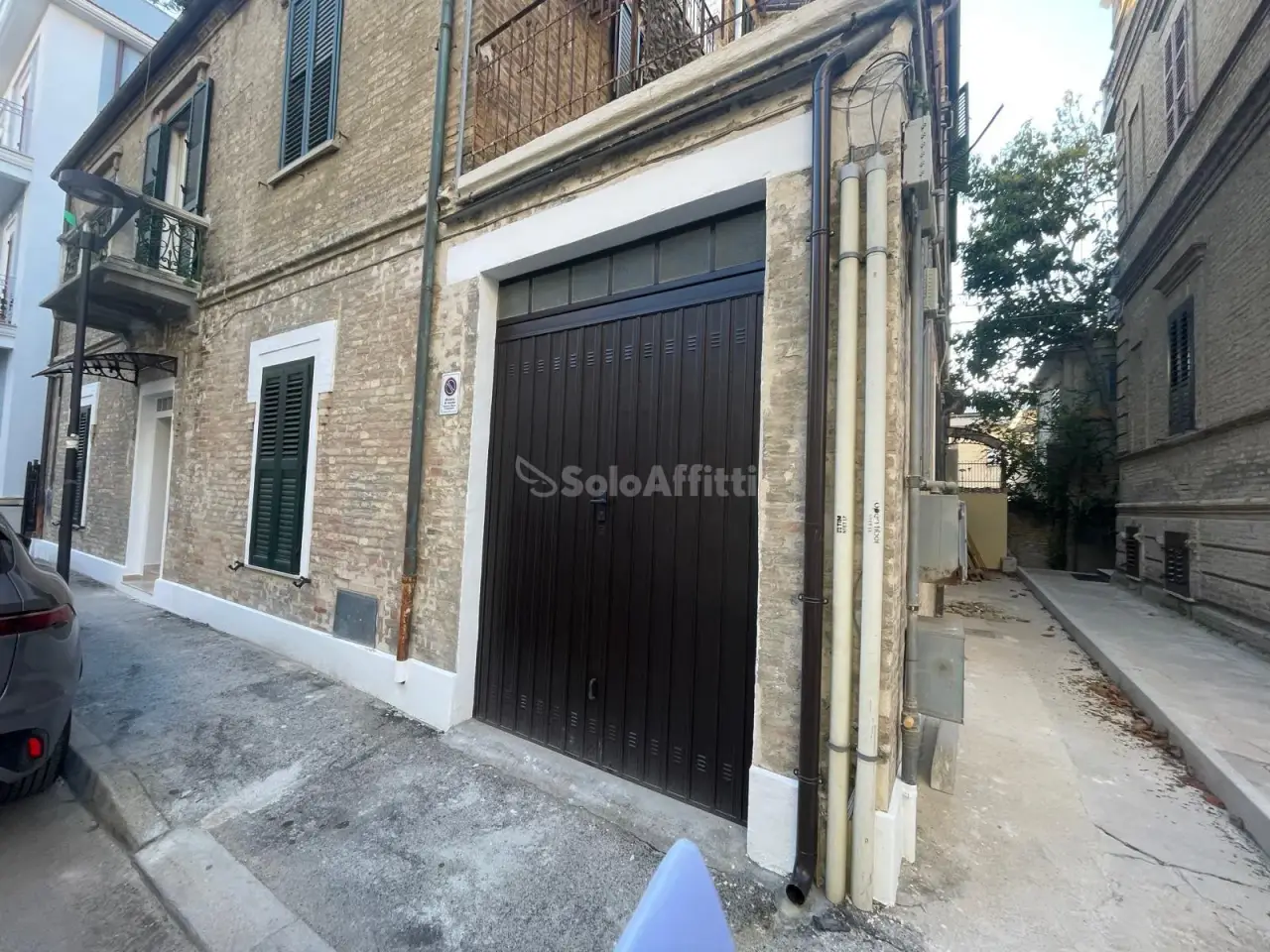 Parcheggio chiuso in Via Francesco Petrarca, Pescara, {3} - Foto 1
