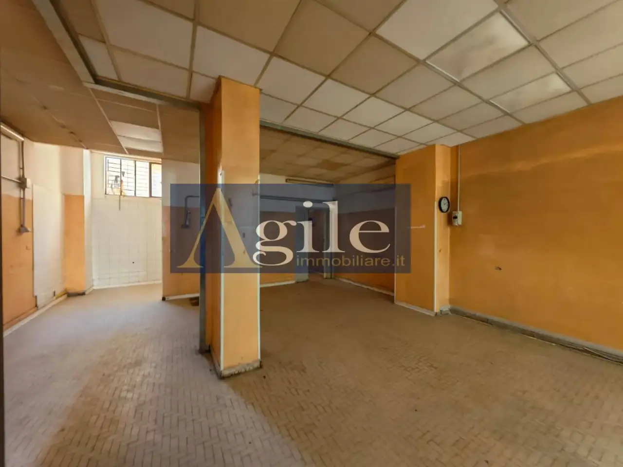 Negozio in Viale Alcide De Gasperi, San Benedetto Del Tronto, {3} - Foto 2