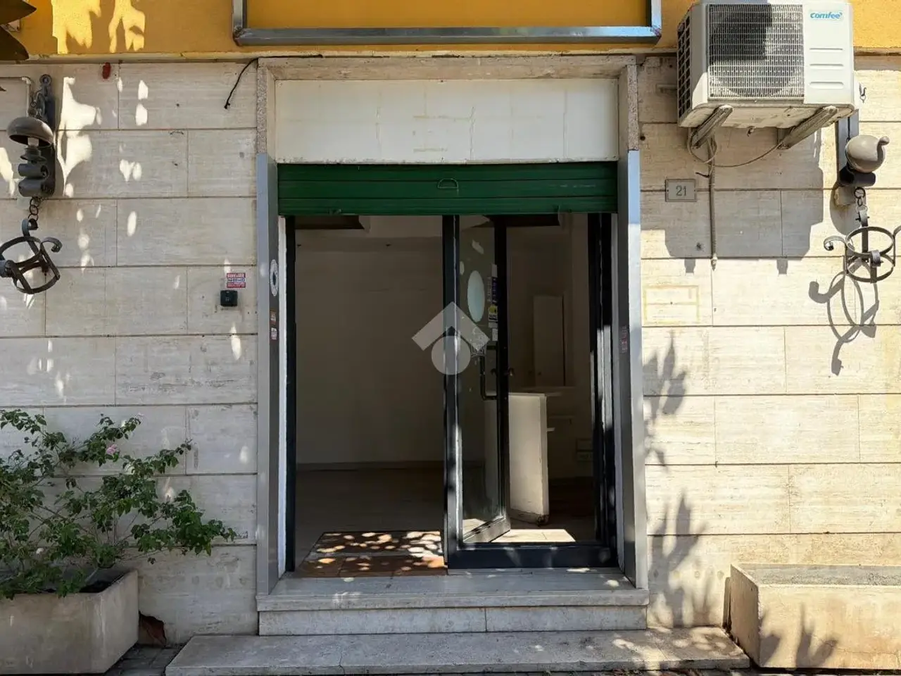 Negozio in Via Monte Grappa 21, Ciampino, {3} - Foto 1