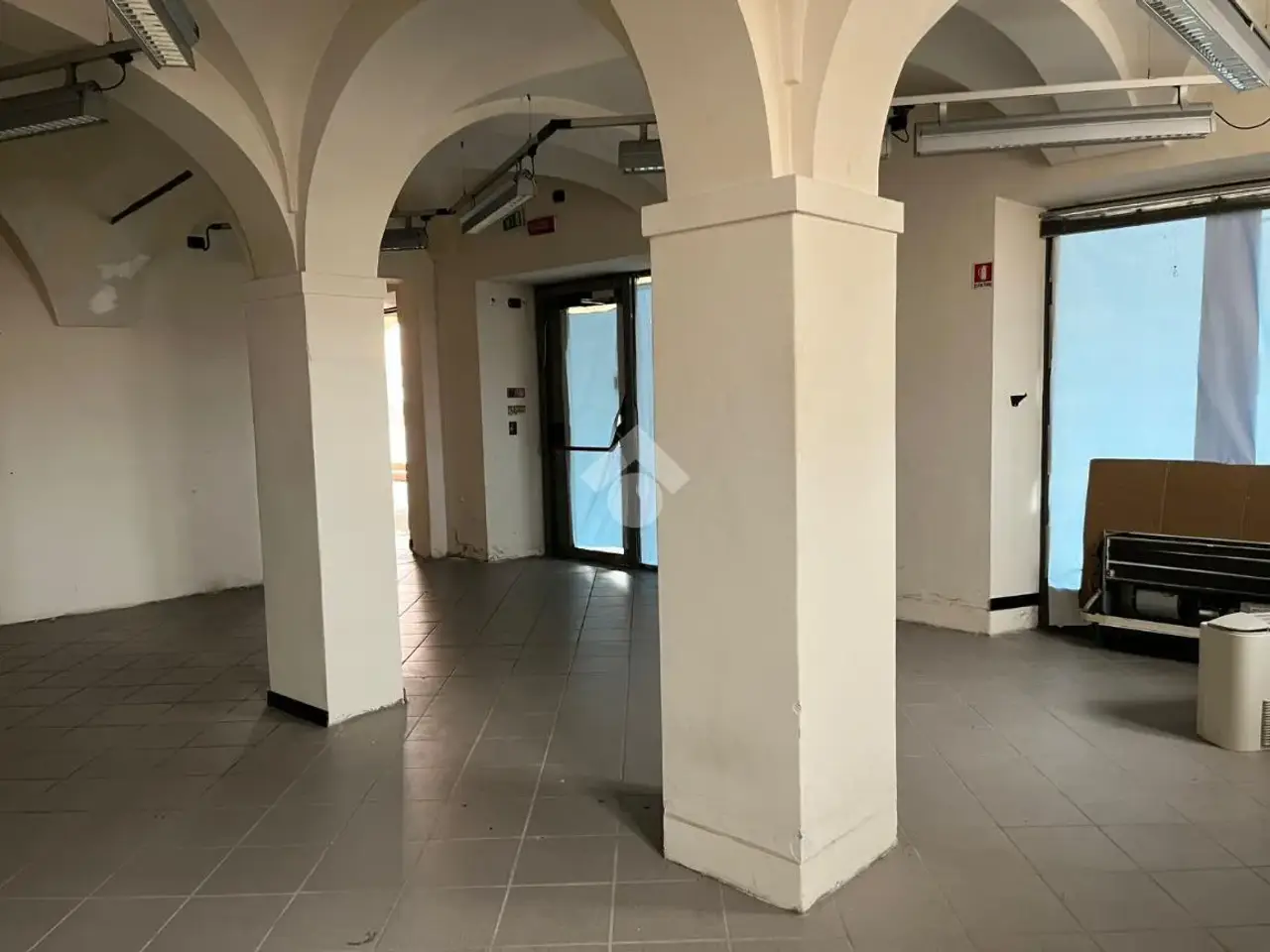 Negozio in Via Celino Brambilla 1, Fontanellato, {3} - Foto 1