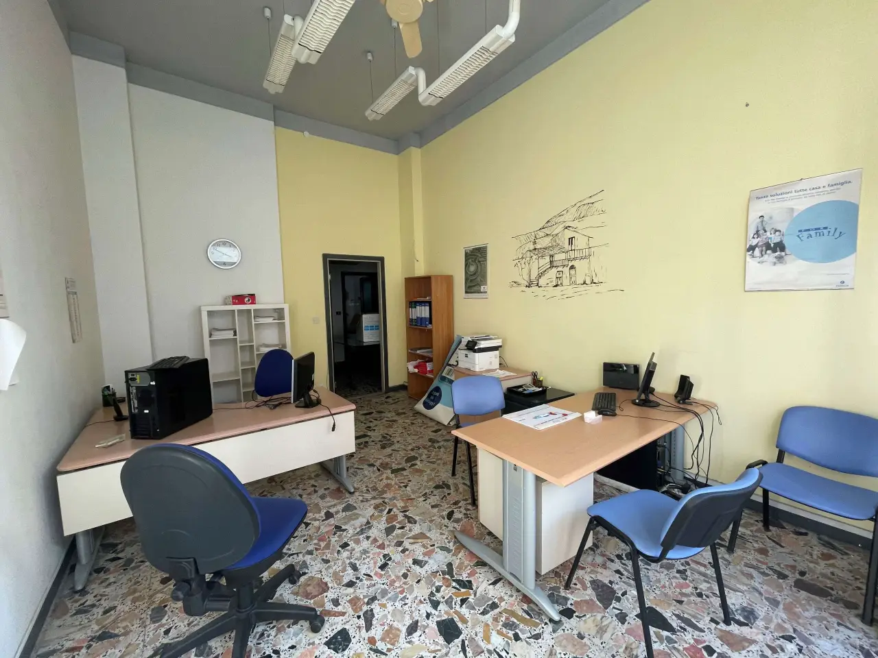 Negozio in , Nizza Monferrato, {3} - Foto 1