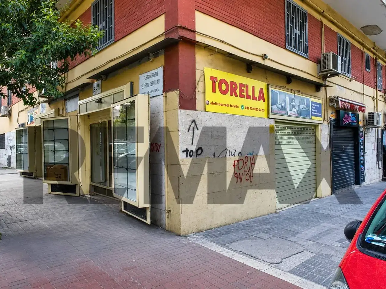 Negozio in Viale Privato delle Nebulose 6, Napoli, {3} - Foto 1
