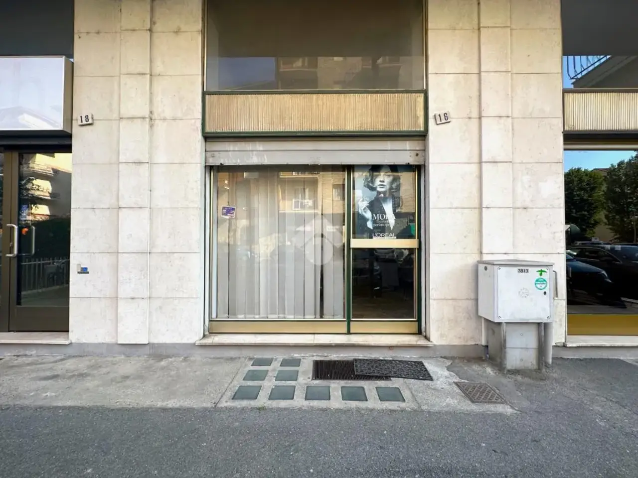 Negozio in Via Caduti della Libertà, Tortona, {3} - Foto 2